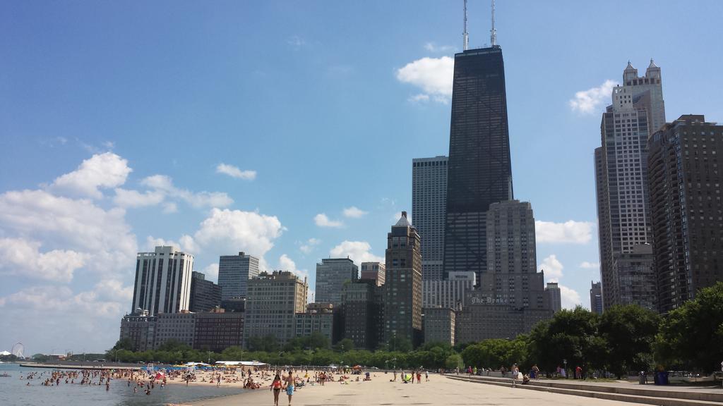Dewitt Hotel And Suites Chicago Bagian luar foto