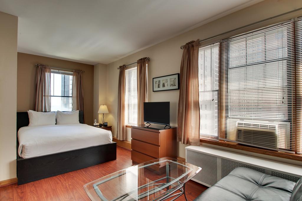 Dewitt Hotel And Suites Chicago Bagian luar foto