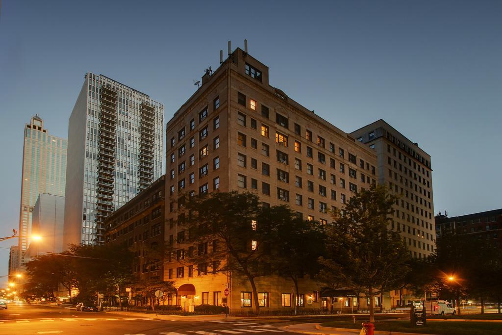 Dewitt Hotel And Suites Chicago Bagian luar foto