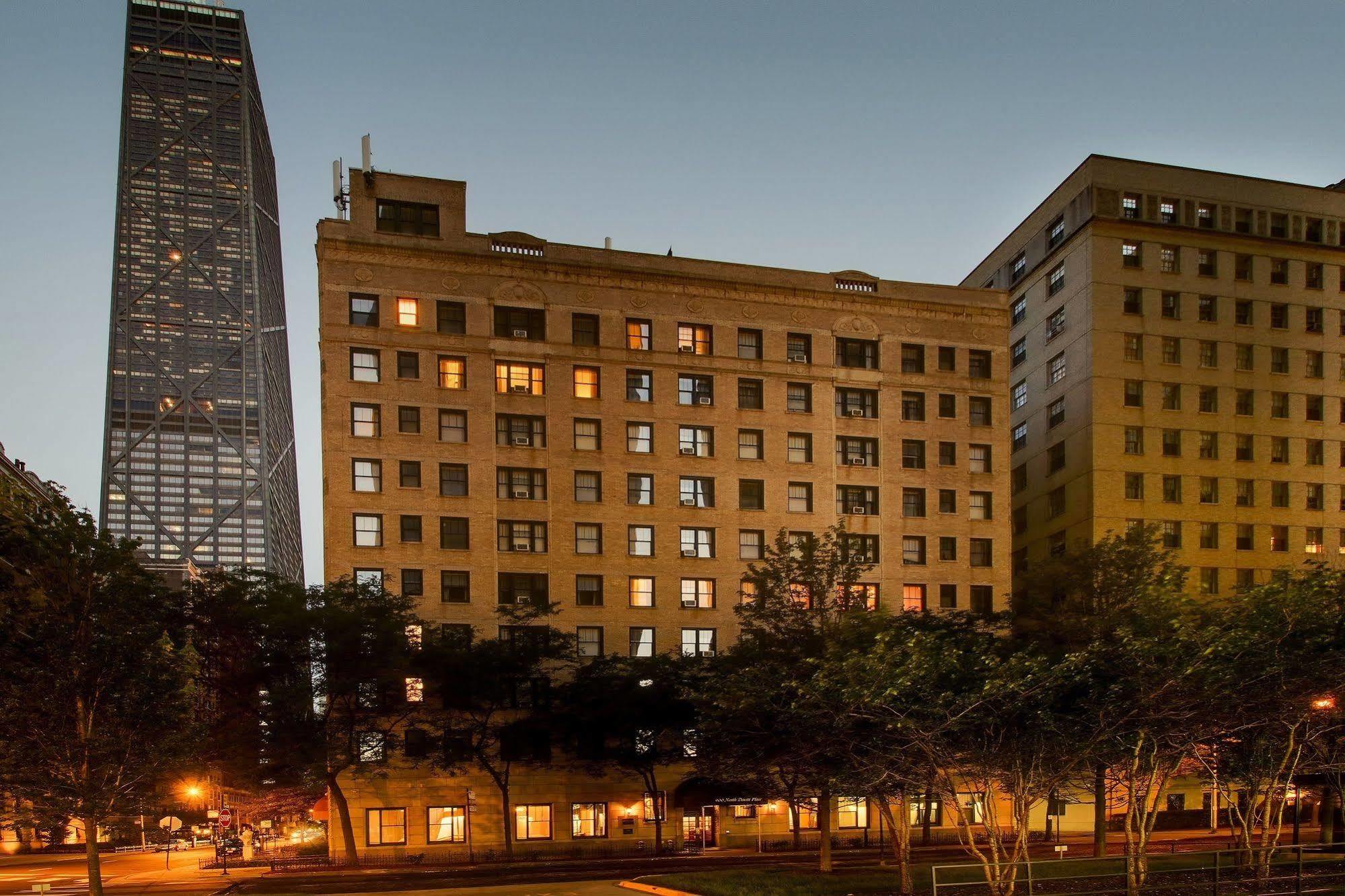 Dewitt Hotel And Suites Chicago Bagian luar foto