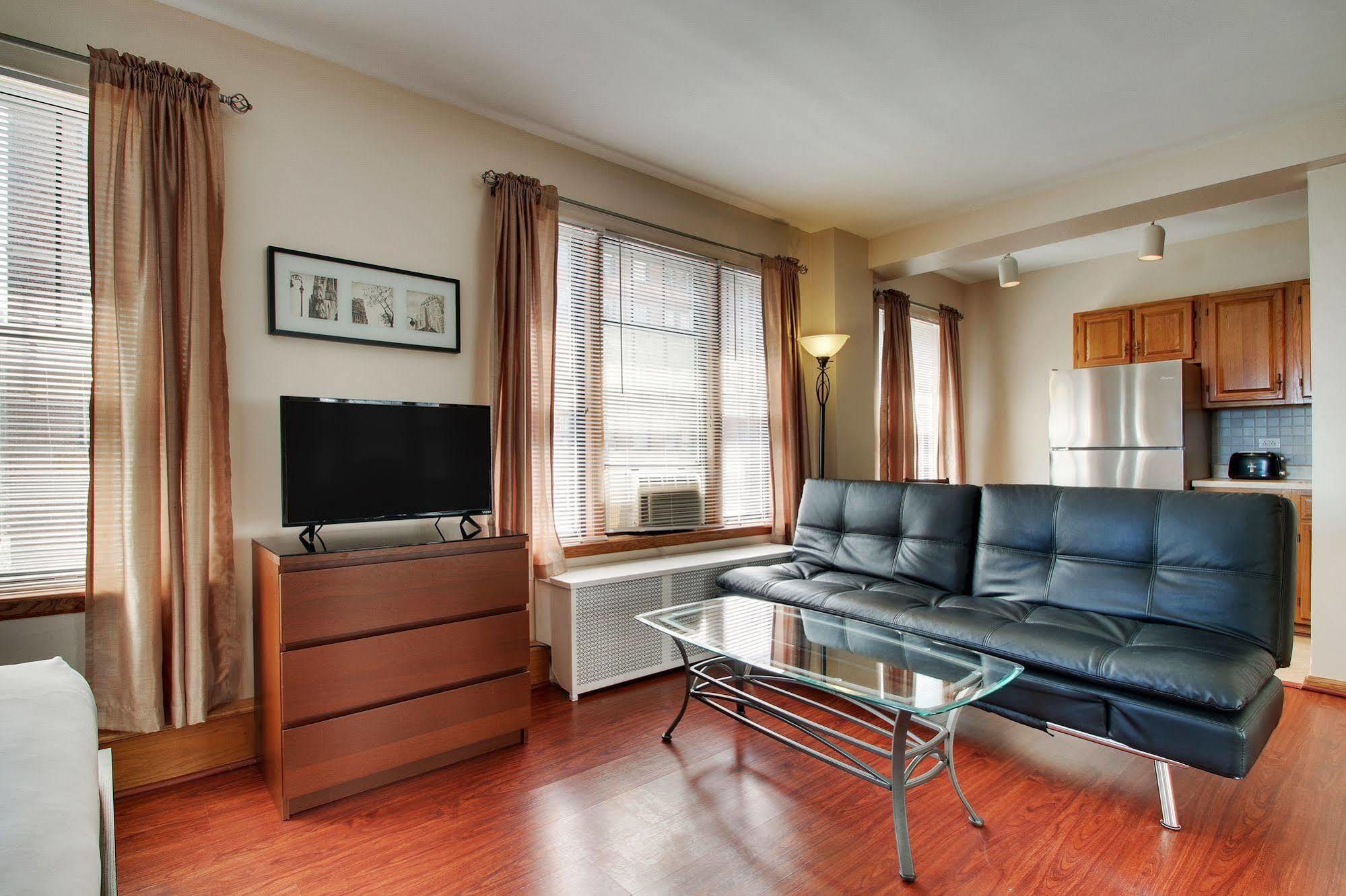Dewitt Hotel And Suites Chicago Bagian luar foto