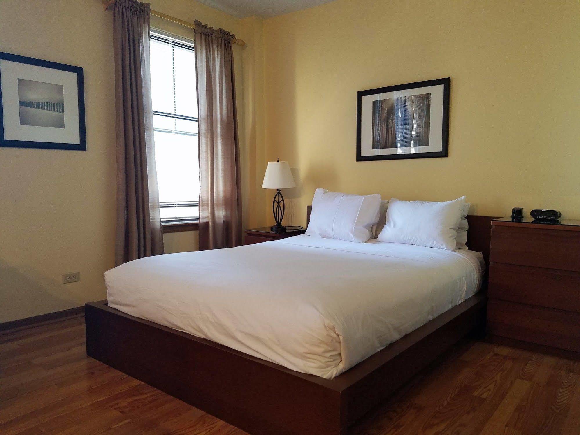 Dewitt Hotel And Suites Chicago Bagian luar foto